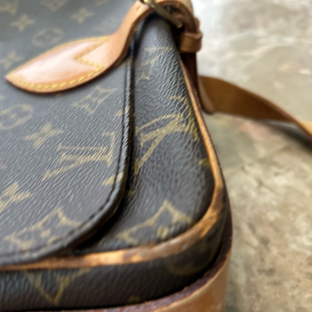 Elegant Brown and Tan Cartouchiere Crossbody Bag - Picture 10 of 17